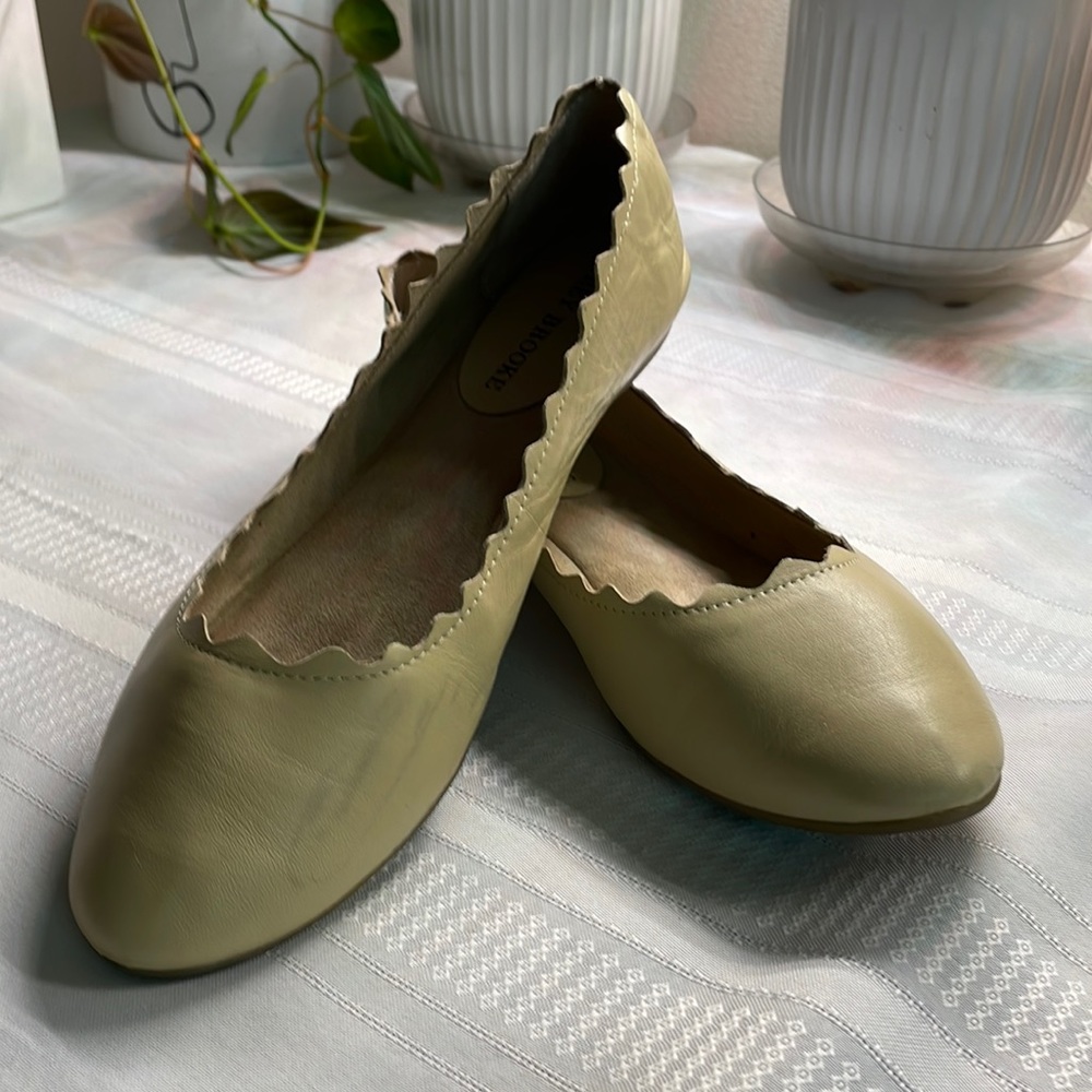 100% leather Audrey Brooke winny ballet flats, size 8.5